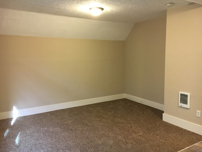Building Photo - 4743 N Albina Ave Unit B