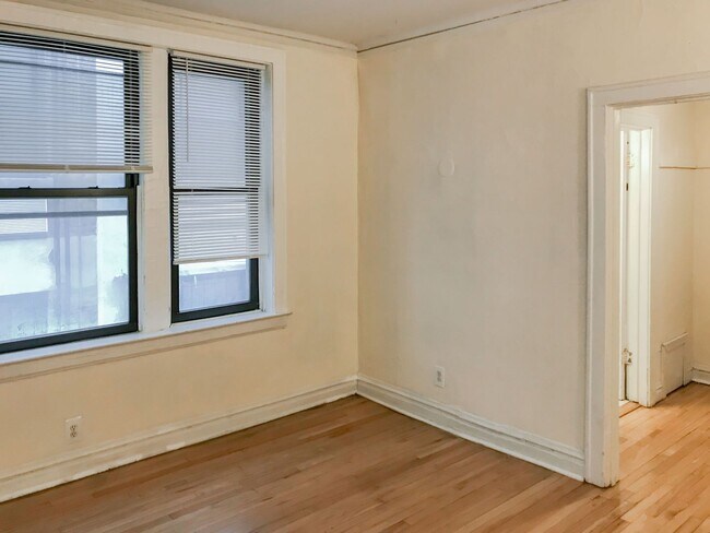 Photo - 428 W Surf St Unit 108
