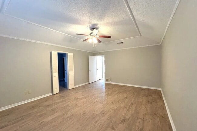 Photo - 944 Clear Springs Dr