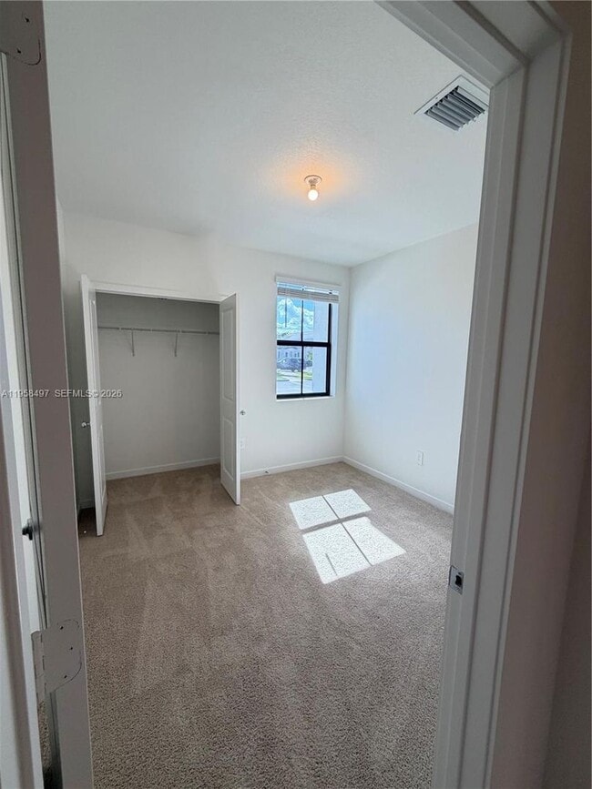Photo - 323 NE 16th St