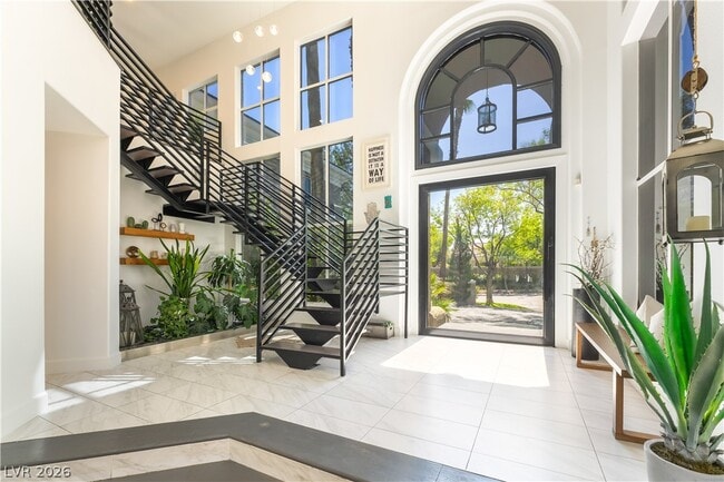 Photo - 9040 Thornbury Ln