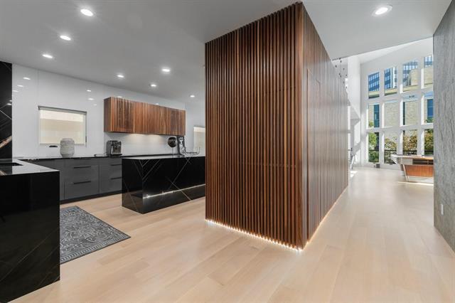 Photo - 3731 Gilbert Ave