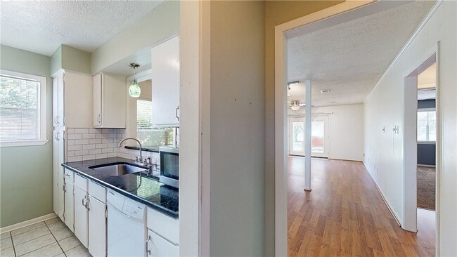 Photo - 2401 Cornell Dr