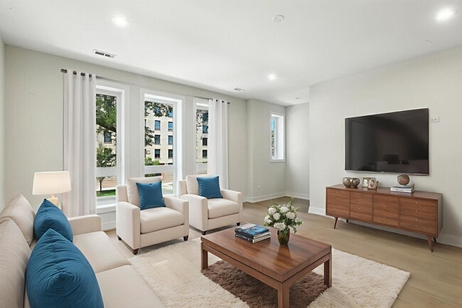 Photo - 4629 S Michigan Ave Unit 2