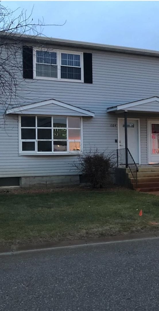 Building Photo - Lovely, Updated Townhome for Rent