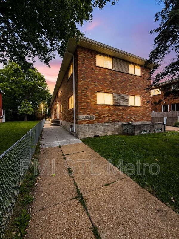Building Photo - 4838 S Broadway St Unit C