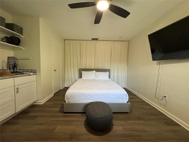 Photo - 5639 Lincoln St Apartments Unit 3