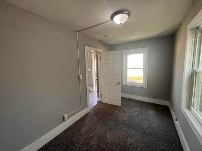 Photo - 2 bedroom 1 bath home in Rock Island