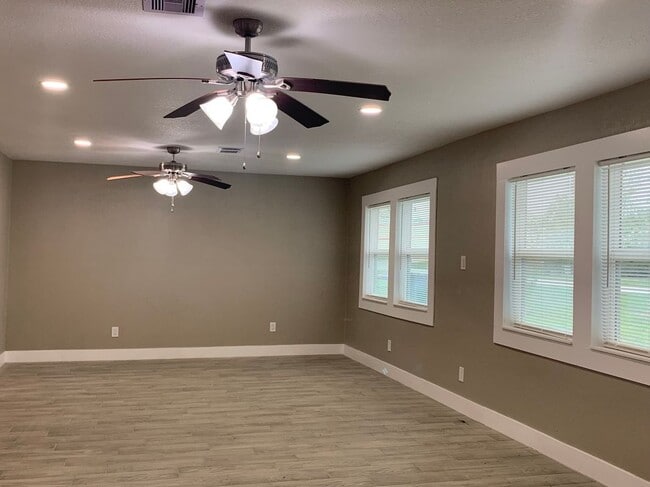 Photo - 231 Acker St