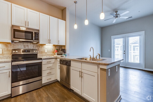 1BR, 1BA - 840 SF - ShoreView Waterfront Apartments