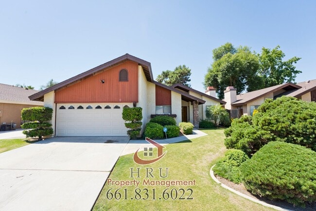 Building Photo - SW-Bakersfield 3 bedroom/bath