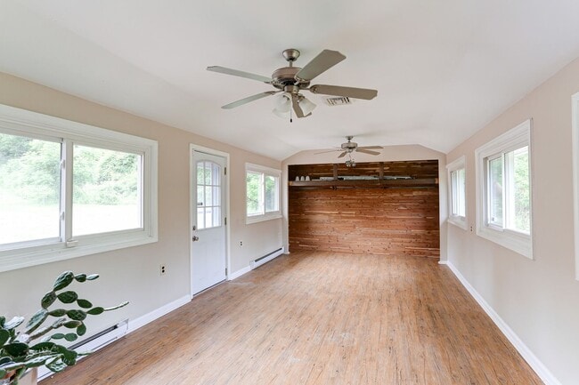 Photo - 3 Bed 1.5 bath in Camp Hill