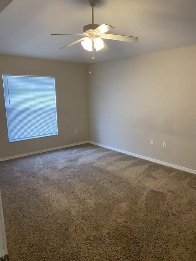 1251 Creekview Ct