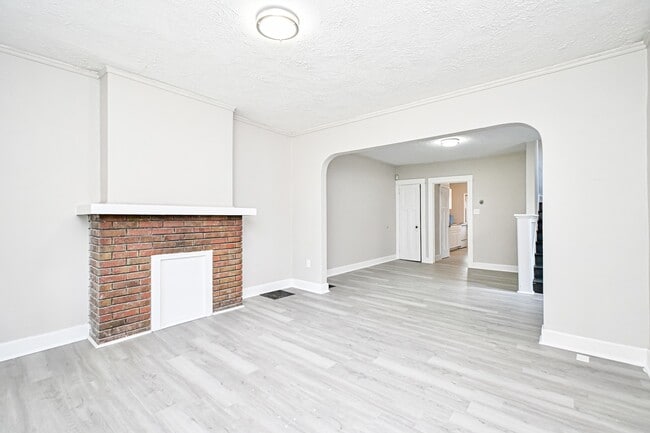 Photo - 312-314 Pointview Ave