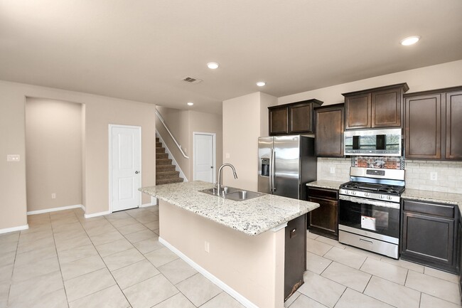 Photo - 719 Longstreet Dr