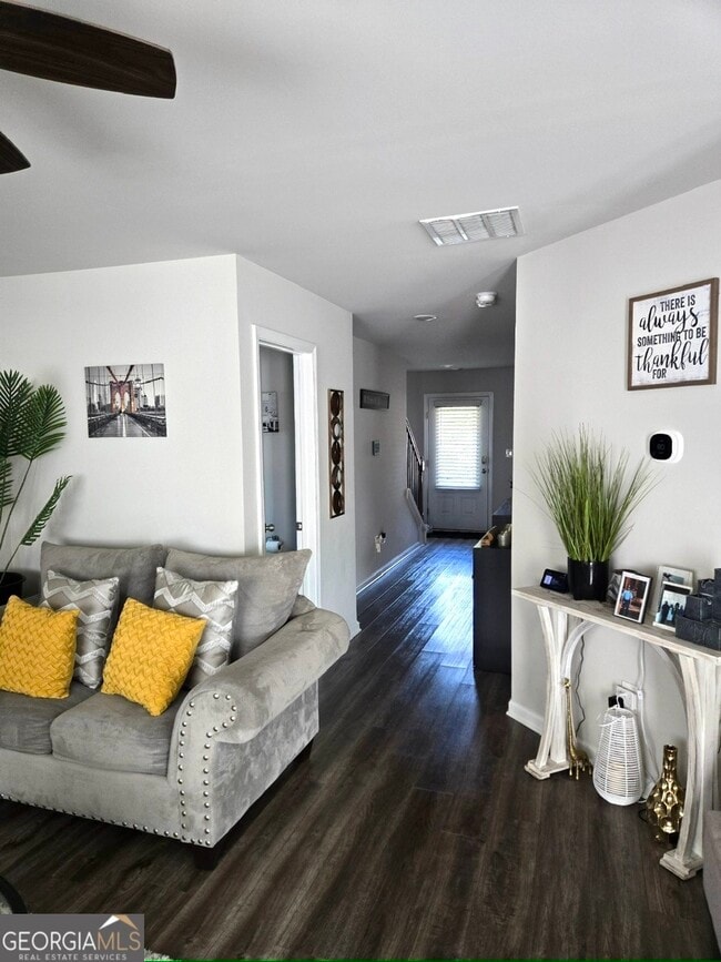 Photo - 325 McGiboney Ln