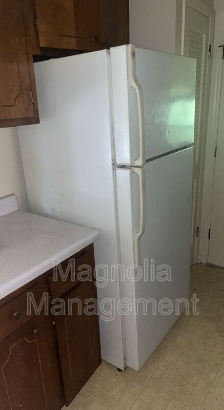 Photo - 1932 Oxford Rd Unit Apt H