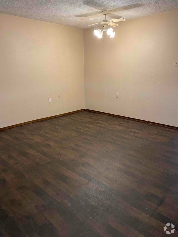 Building Photo - 420 Wedgewood St Rental