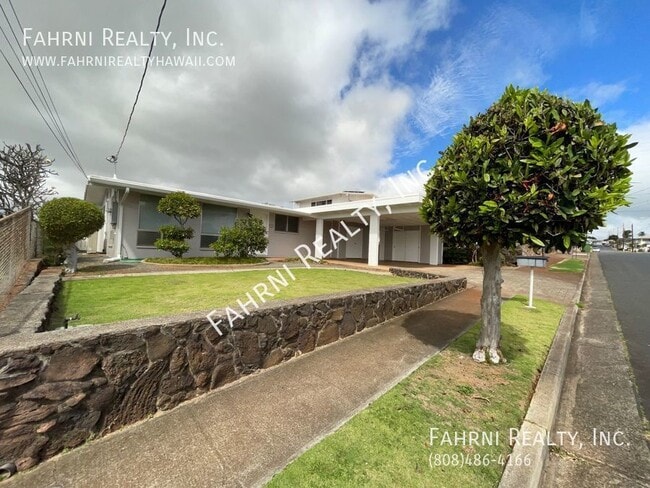 Photo - 1472 Kalauipo St House