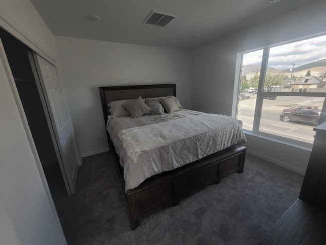 Photo - 1957 Harrison Ave