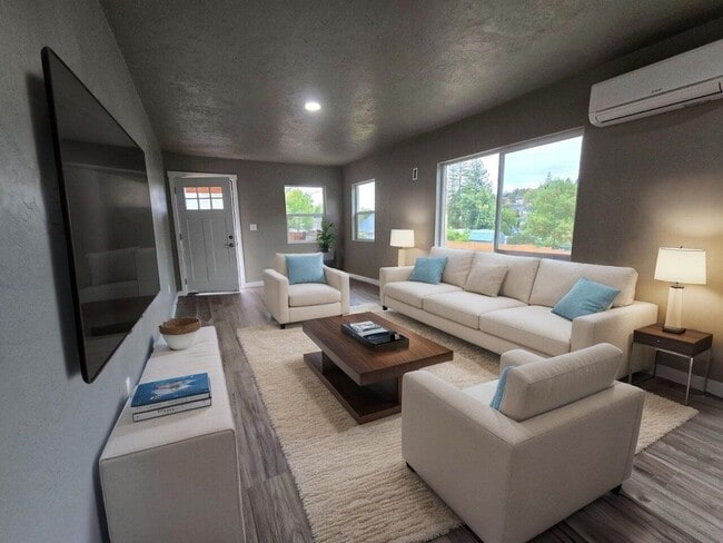 Photo - 1641 SE Marsters Ave