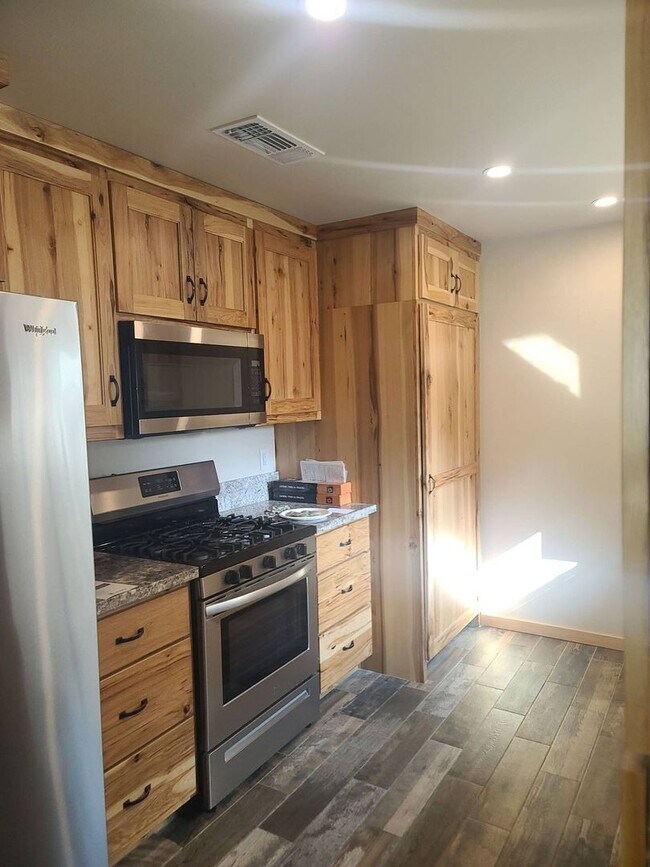 Photo - 1442 N Cherry St Unidad 1442 N Cherry (Front)