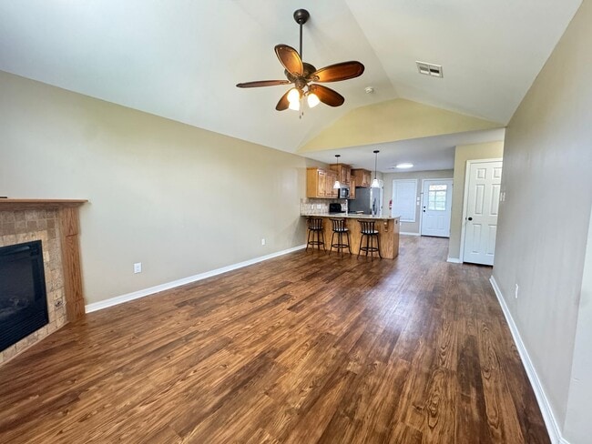 Photo - 3 Bed 2 Bath Townhouse in Ruston!