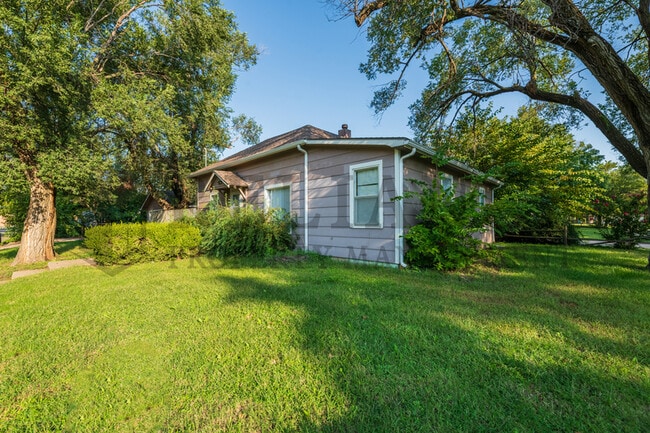 Photo - 301 N Spruce St