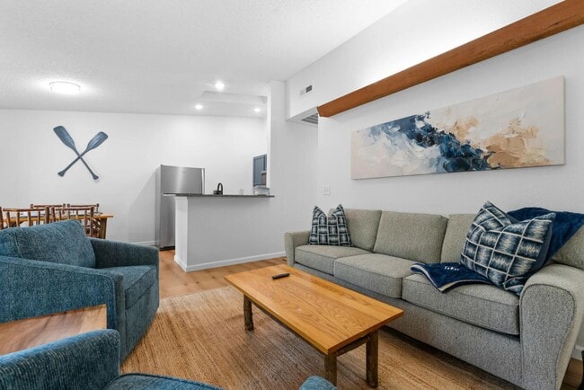 Building Photo - 275 Ozark Mountain Resort Dr Unit 52