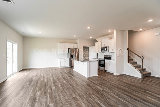 Photo - 1365 37th Ave Lane NE