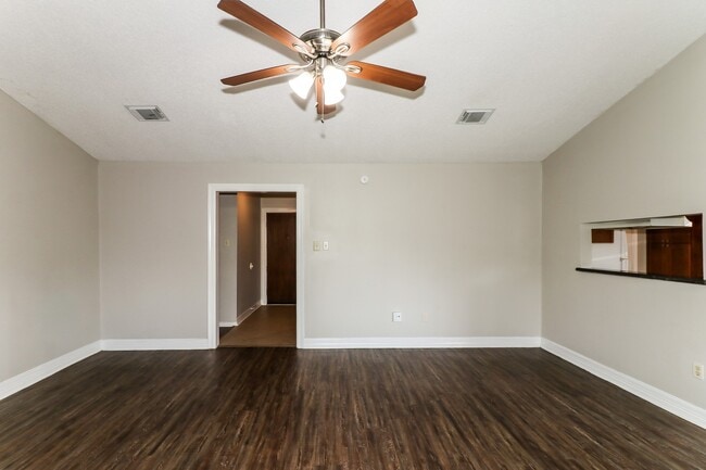 Photo - 515 Land Grant Dr