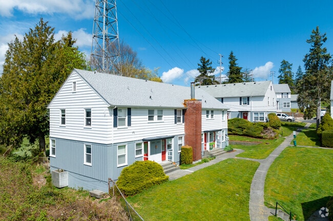 Townhomes - View at Manette Apartments