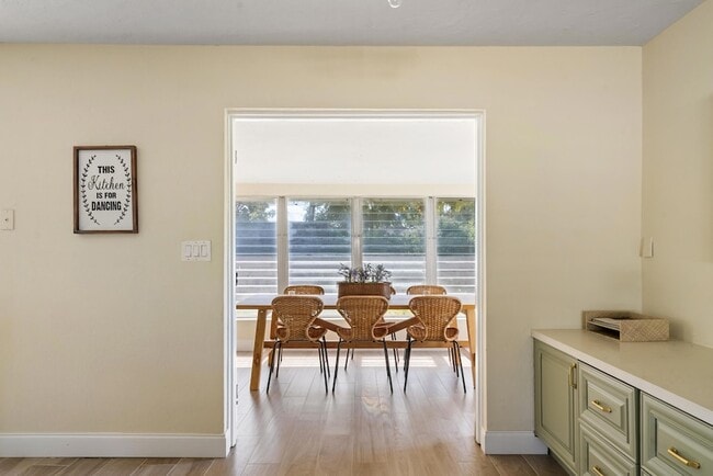 Photo - 20 NE 17th Ave