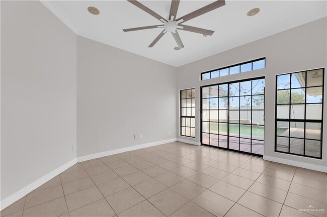 Photo - 32 S Cynthia St