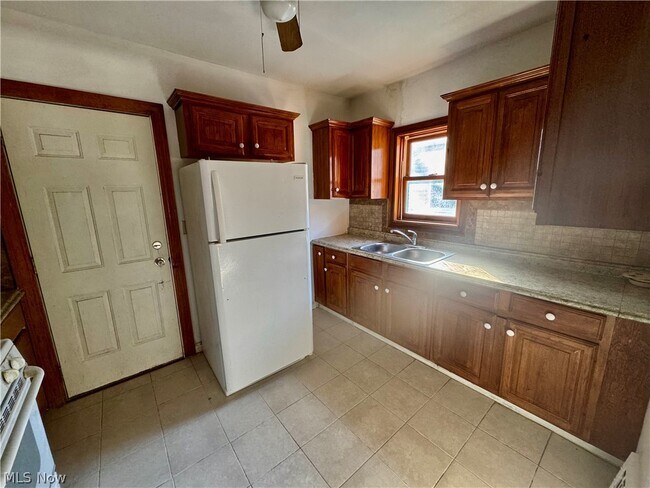 Photo - 1355 West Blvd Unit 2