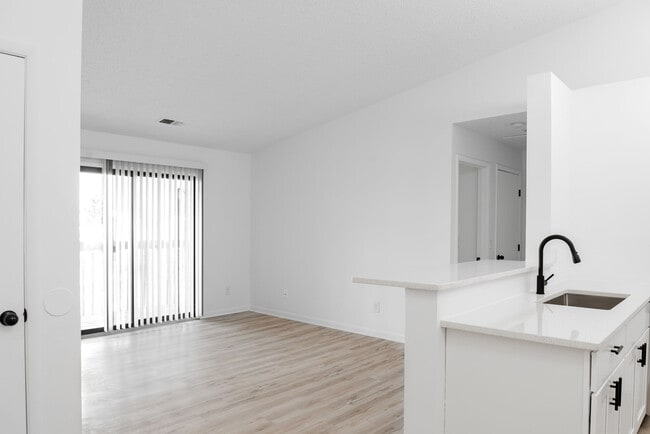 Photo - Verandas North