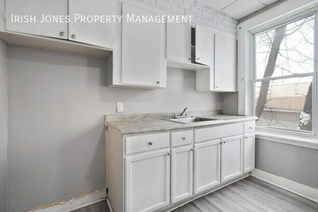 Photo - 476 Niagara St Unit Apt. 2