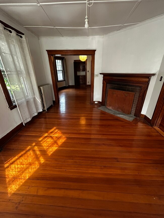 215 Crescent St