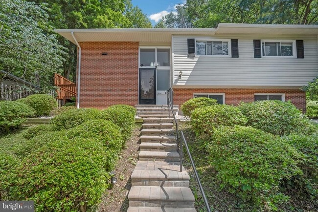 Building Photo - 7826 Glenister Dr Rental