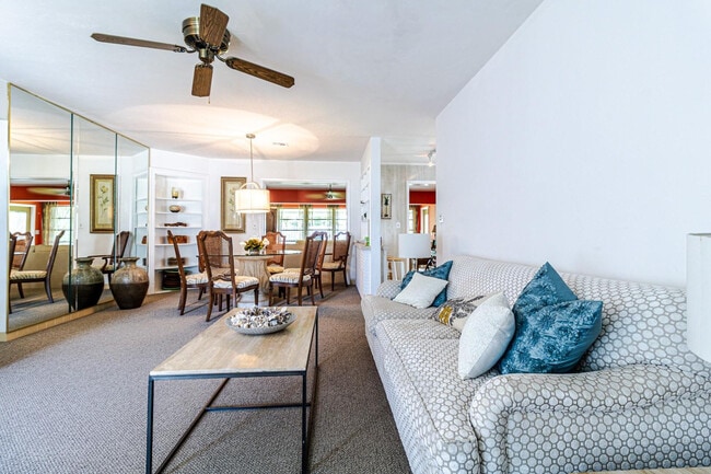 Photo - 1300 SE 7th Ct