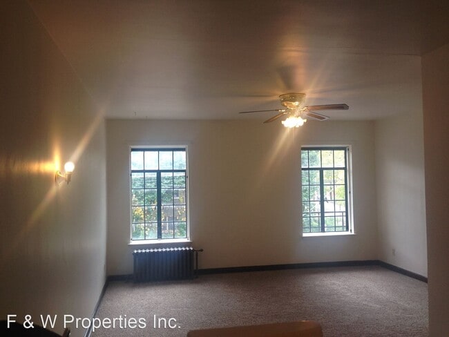 Photo - 775 E Broad St