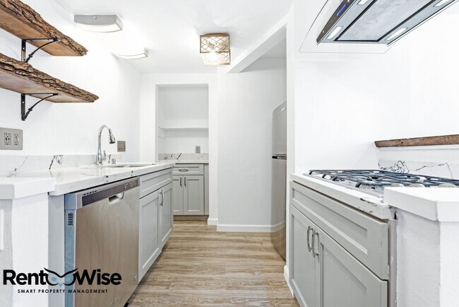 Photo - 133A Caine Ave Unit A