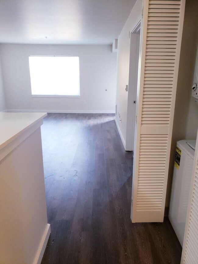 Photo - Orliss Apartment (Garden Court)