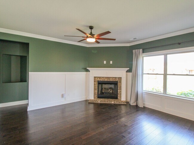 Photo - Great Location near Edgewater and Toyota F...