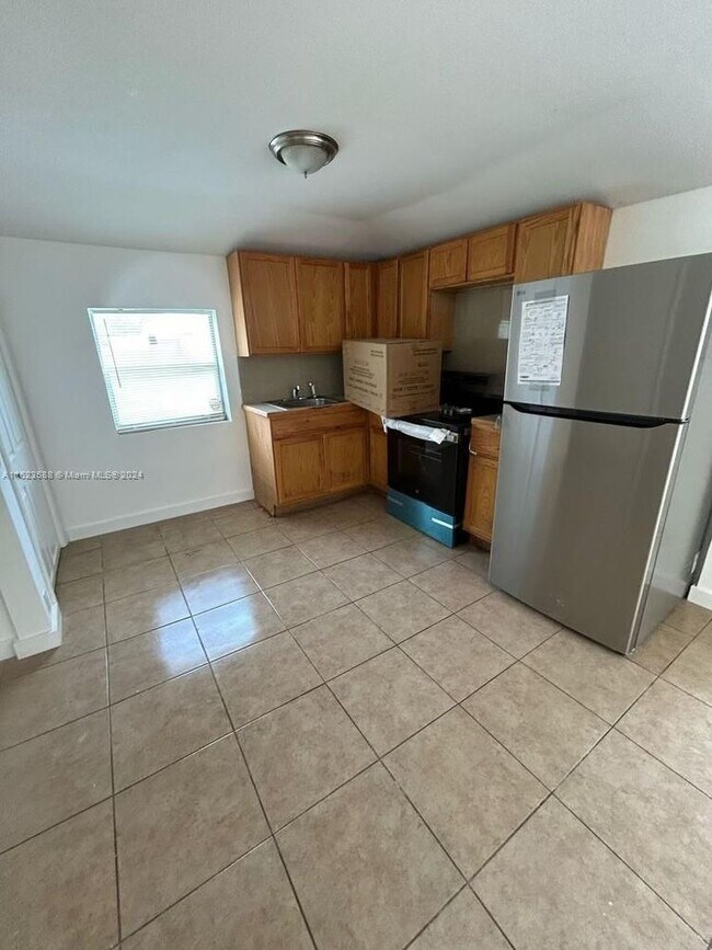 Building Photo - 1455 NE 146th St Unit B-B Rental