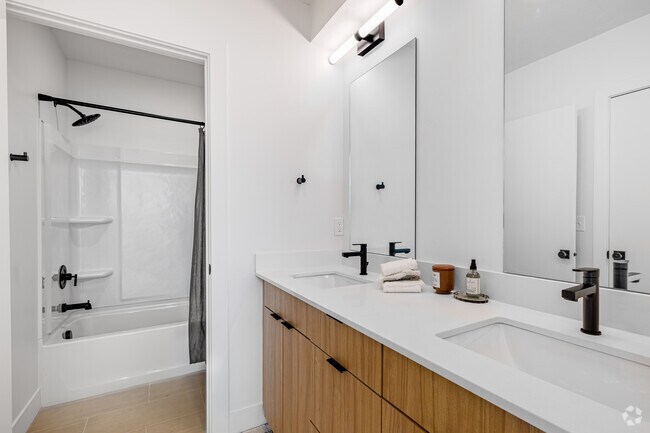 2BR, 1.5BA - 1,107SF - Primary Bathroom