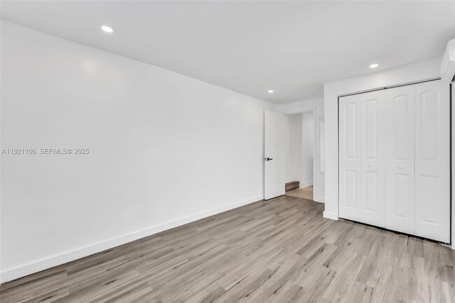 Photo - 4917 SW 43rd Terrace Unit #B