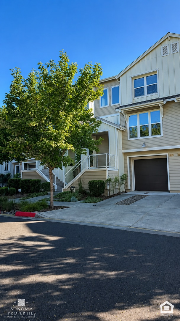 Building Photo - Modern 3-Story Living in Santa Rosa - Available Now!