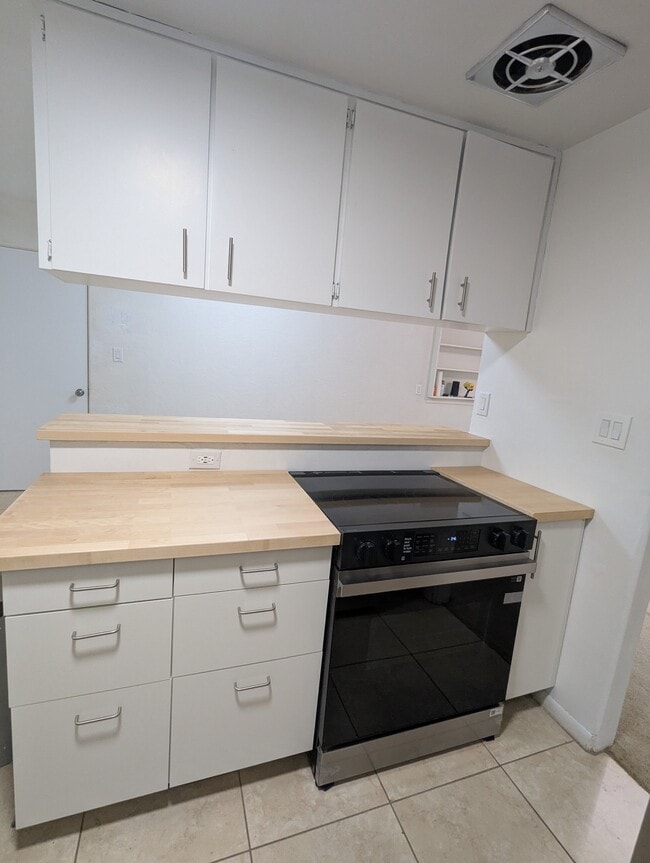 Photo - 2002 NE 15th Ter