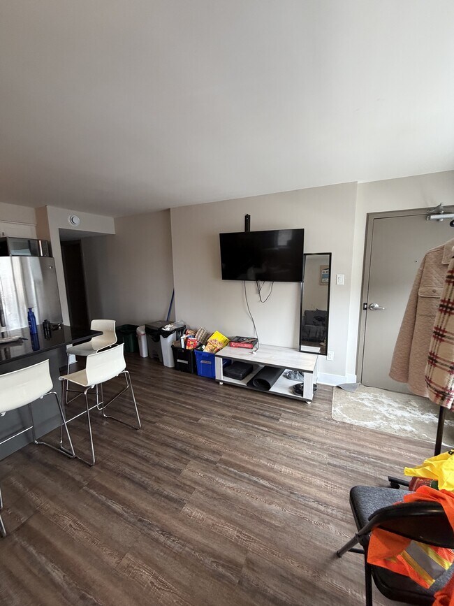 Photo - 59 Concord St N